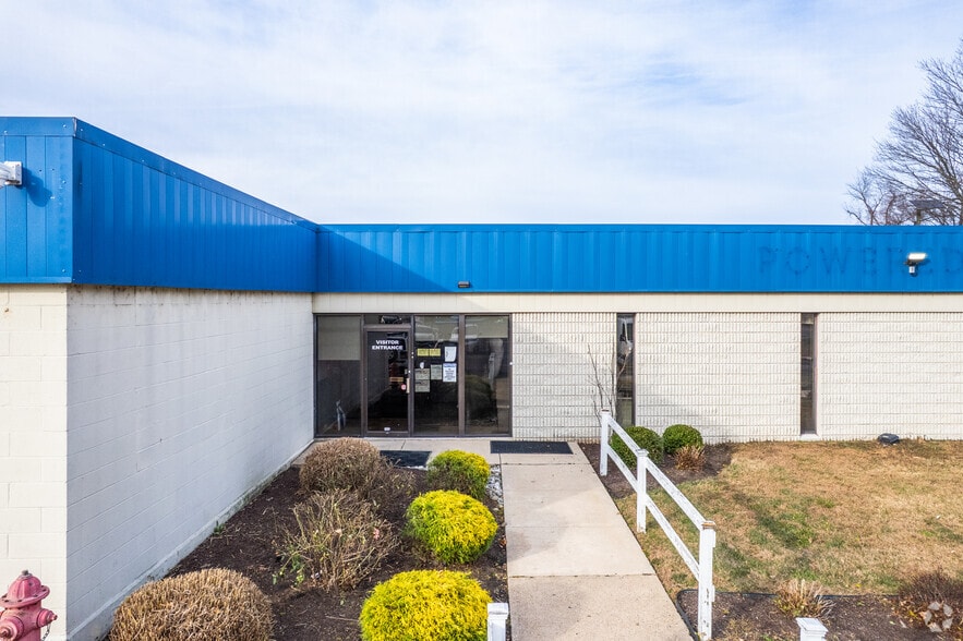 More Photos Of 800 Coopertown Rd, Delanco Distribution For Lease