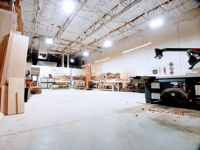 More Photos Of 215 N Redwood Rd, North Salt Lake Flex For Lease