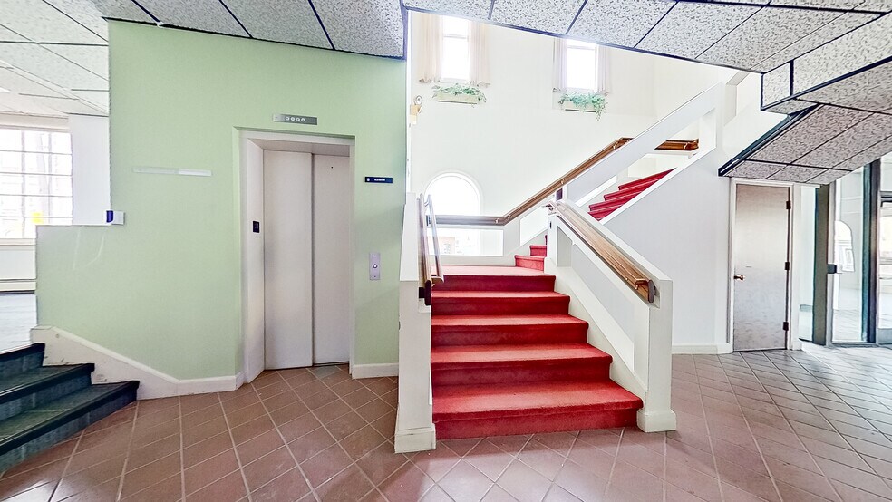 More Photos Of 4 Central St, Farmington Bank For Sale