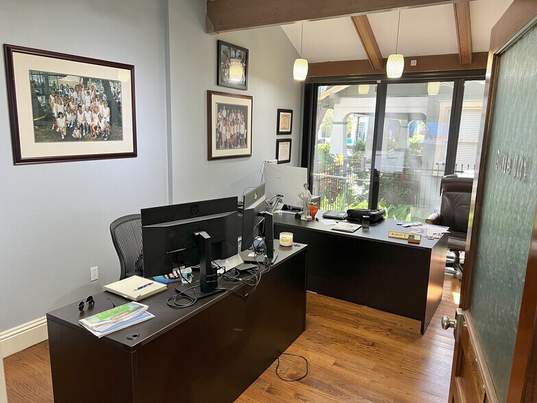 More Photos Of 350 E Pine St, Orlando Coworking Space