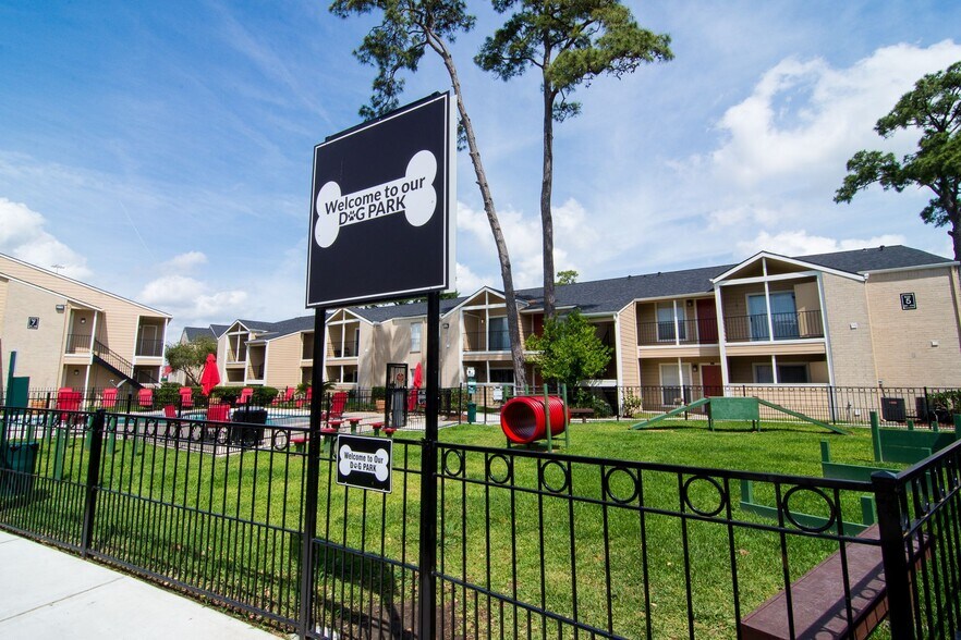 More Photos Of 424 S Bender Hollow, Humble Apartments For Sale