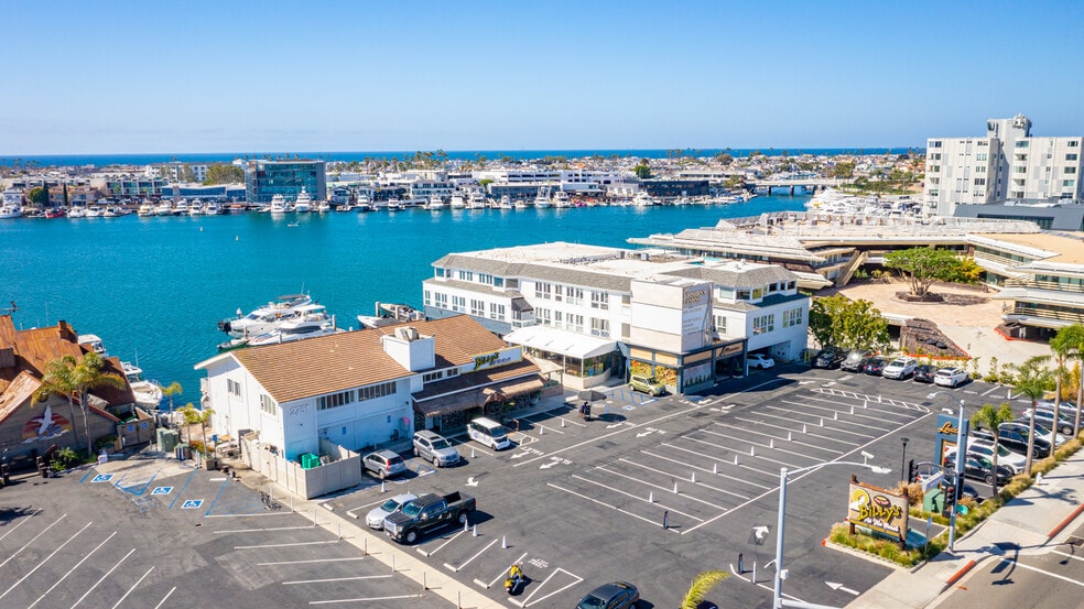 More Photos Of 2751 W Coast Hwy, Newport Beach Restaurant For Lease
