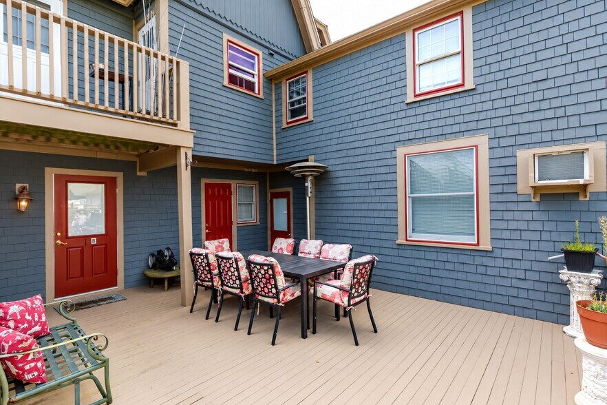 More Photos Of 80 Briarwood Ave, Middletown Apartments For Sale