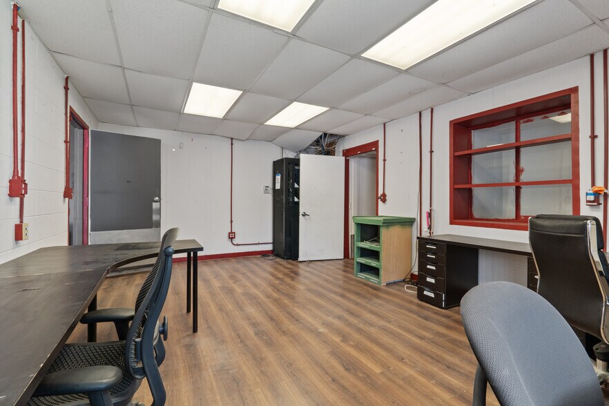 More Photos Of 25 Word St, Fairburn Warehouse For Sale