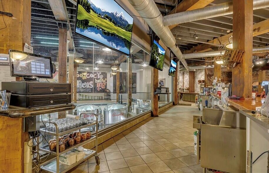 More Photos Of 638 Lake St, Wilson Freestanding For Sale