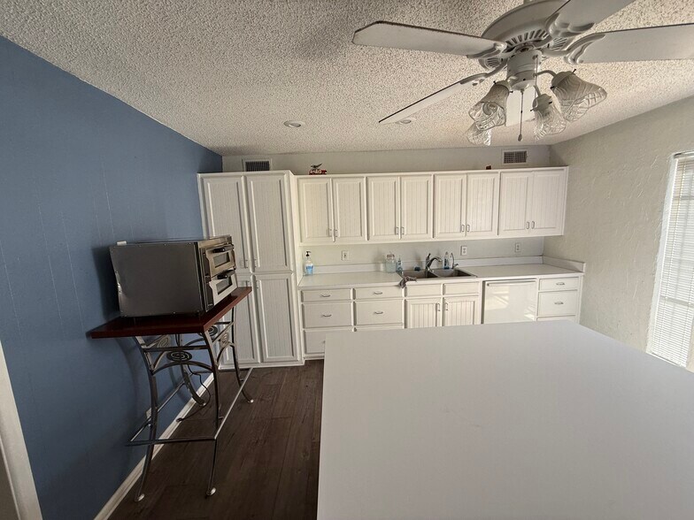 More Photos Of 5012 Andrews Hwy, Odessa Industrial For Sale