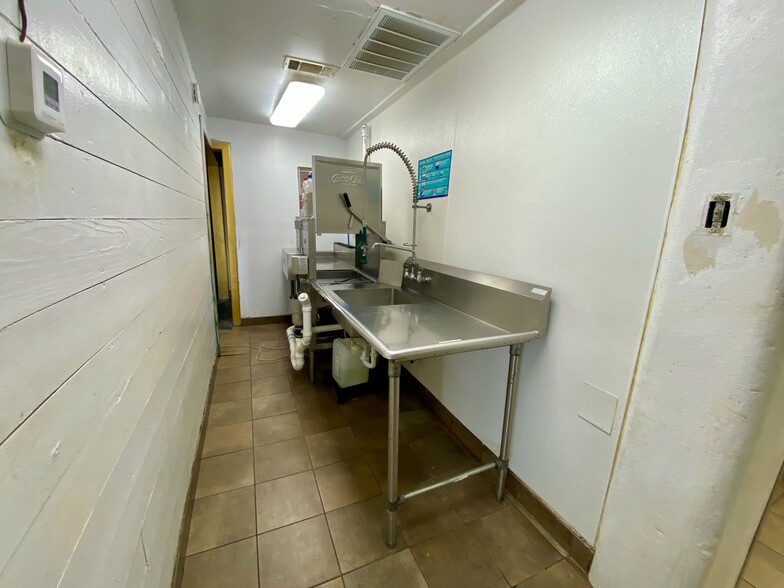 More Photos Of 2401 Port Neches Ave, Port Neches Restaurant For Sale