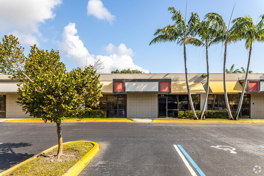 More Photos Of 4101 Ravenswood Rd, Dania Beach Office For Lease