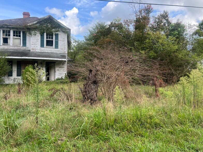 More Photos Of 16911 Boydton Plank Rd, Dewitt General Retail For Sale