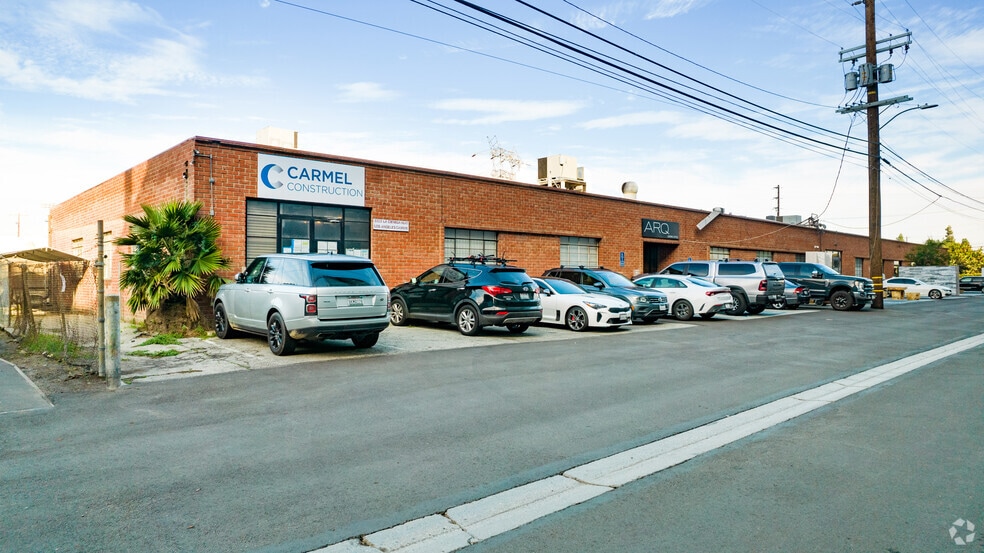 More Photos Of 3221-3223 S La Cienega Blvd, Los Angeles Warehouse For Lease