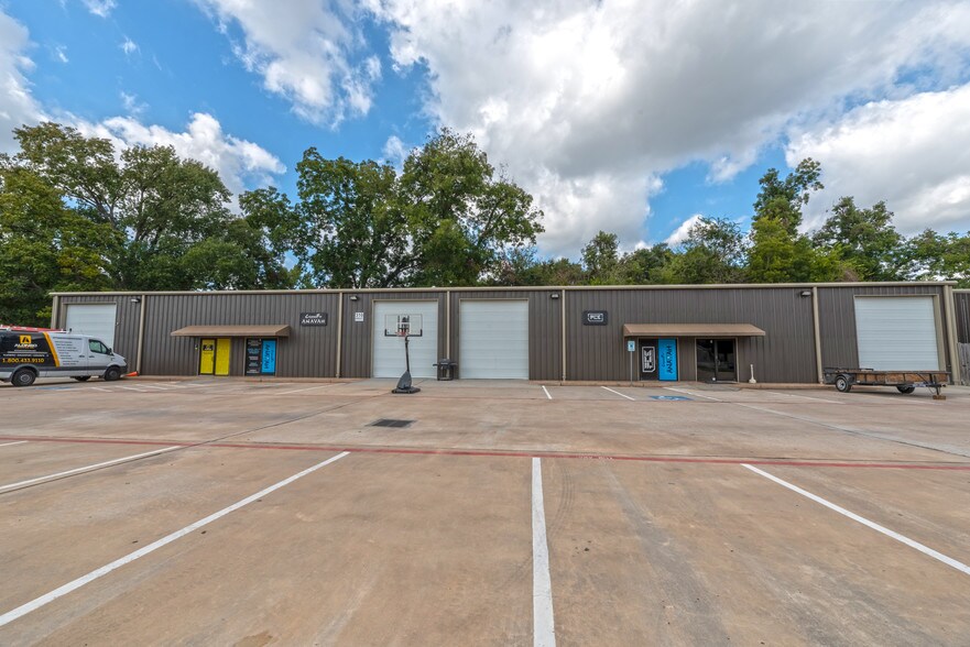 More Photos Of 310 Magnolia St, Spring Warehouse For Sale