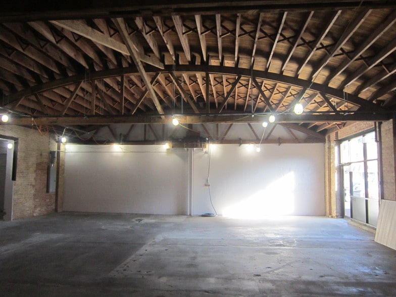 More Photos Of 6174-6190 N Northwest Hwy, Chicago Storefront For Lease