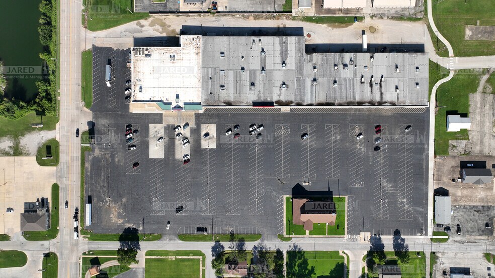 More Photos Of 100 Hall St, Coffeyville Unknown For Lease