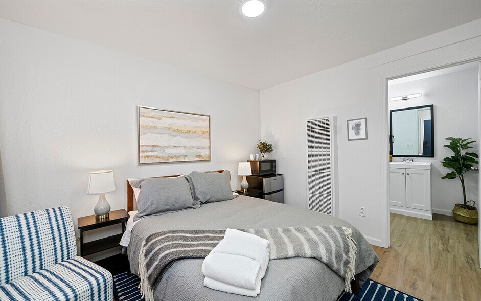 More Photos Of 3918 Pioneer Trl, South Lake Tahoe Hotel For Sale