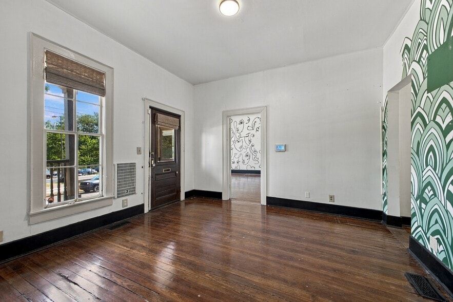 More Photos Of 321 29th Ave N, Nashville Office Residential For Sale