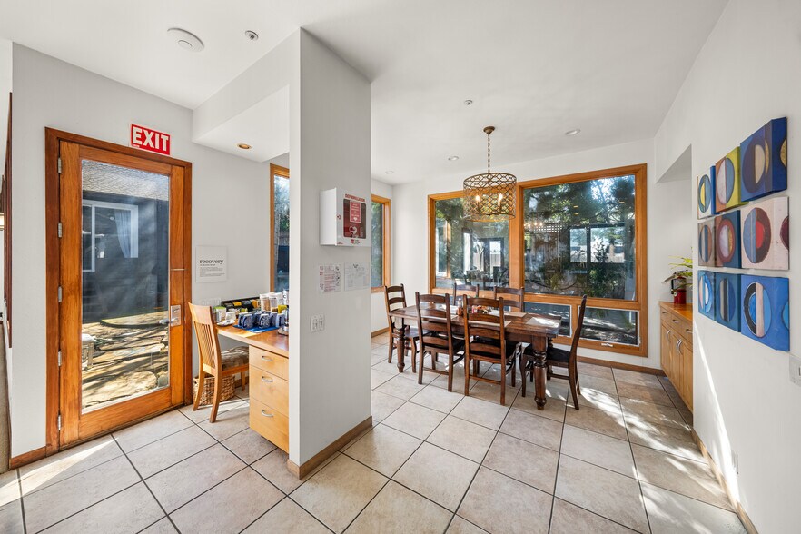 More Photos Of 8 Circle Rd, San Rafael Specialty For Sale