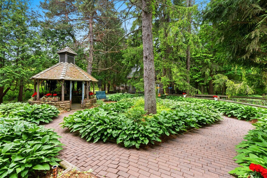 More Photos Of 10320 Water Steet, Sister Bay Storefront Retail Office For Sale