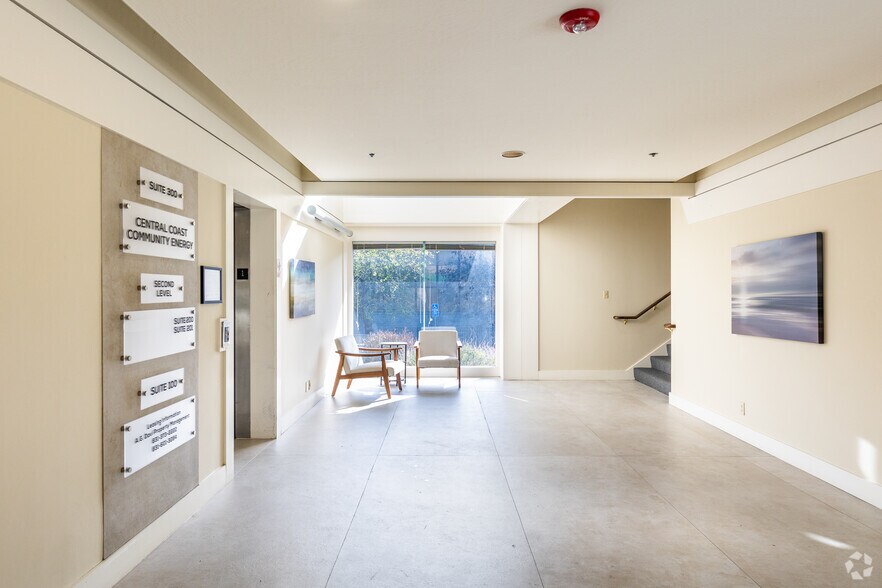More Photos Of 70 Garden Ct, Monterey Medical For Lease