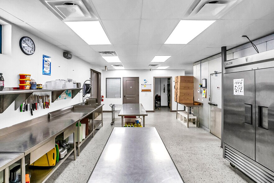 More Photos Of 350 Eglin Pky, Fort Walton Beach Freestanding For Sale