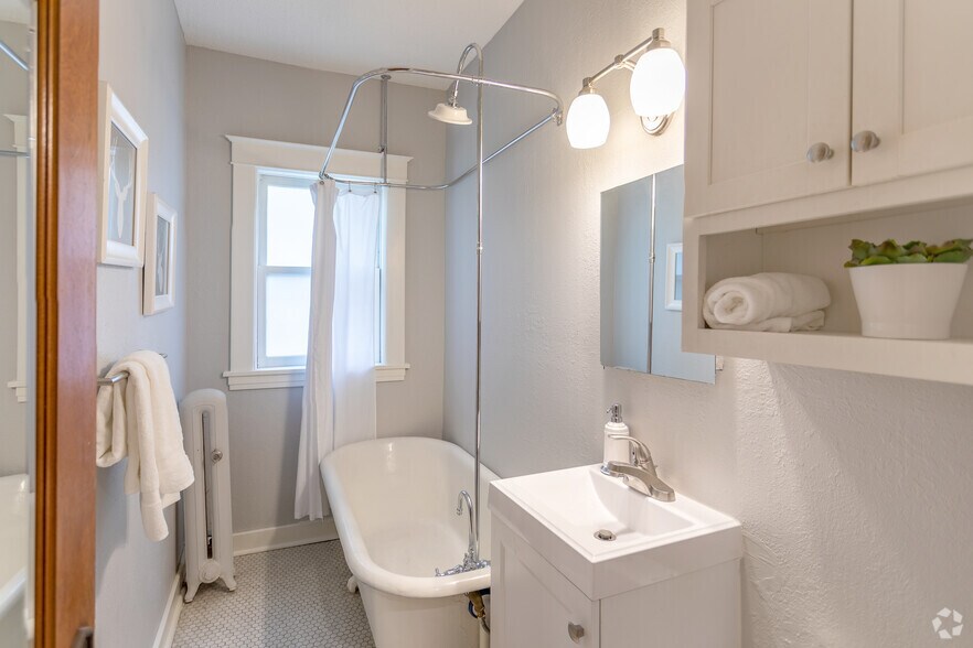 More Photos Of 117-127 W Grant St, Minneapolis Apartments For Lease