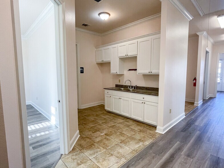 More Photos Of 10245 Siegen Ln, Baton Rouge Office For Lease