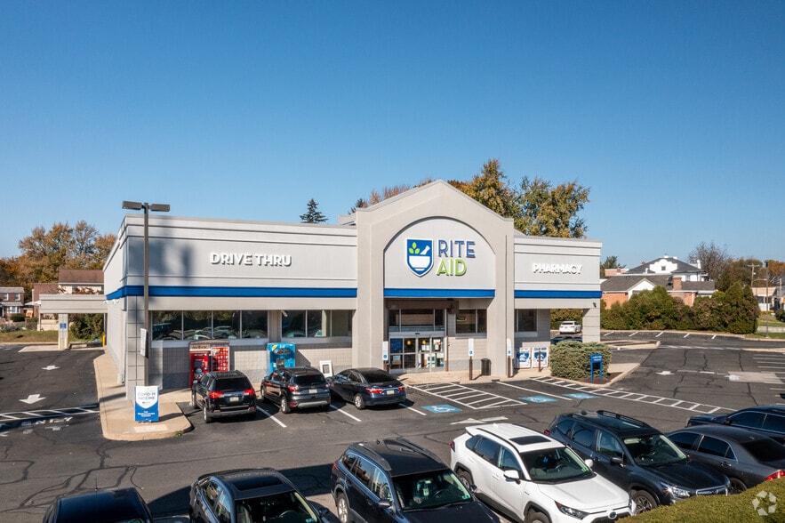 More Photos Of 7400-7432 Oxford Ave, Philadelphia Drugstore For Lease