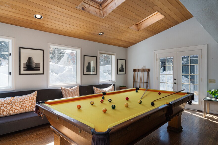 More Photos Of 416 N 1st Ave, Hailey Specialty For Sale