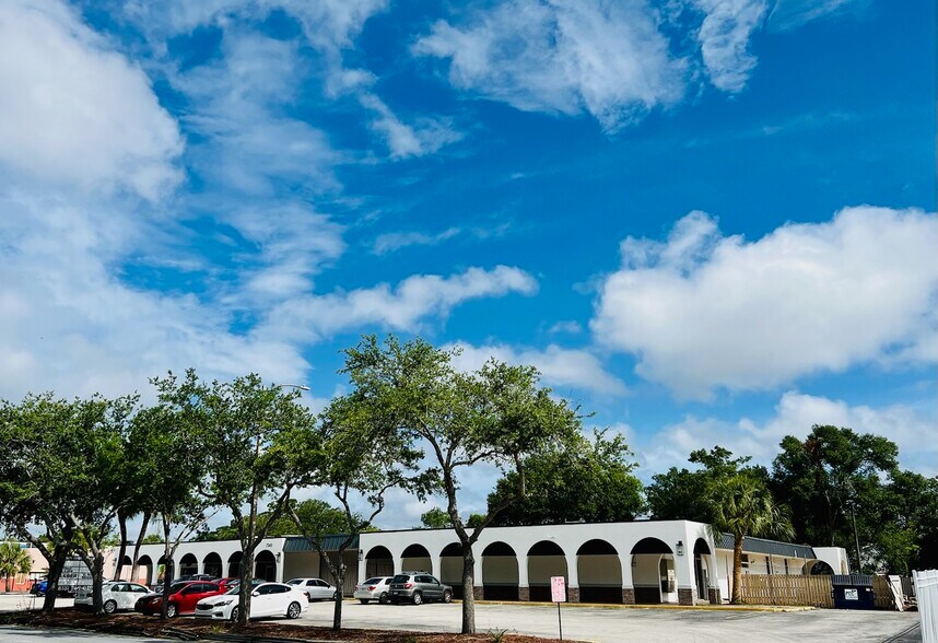 More Photos Of 7345 Jackson Springs Dr, Tampa Office For Lease