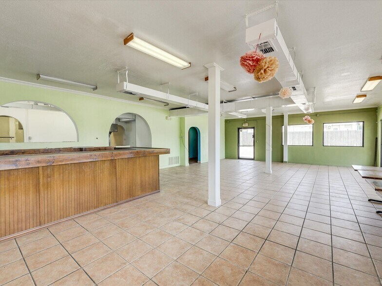 More Photos Of 1201 E Long Ave, Fort Worth General Retail For Sale