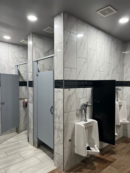 More Photos Of 1150 S Sheridan Rd, Tulsa Sports And Entertainment For Sale