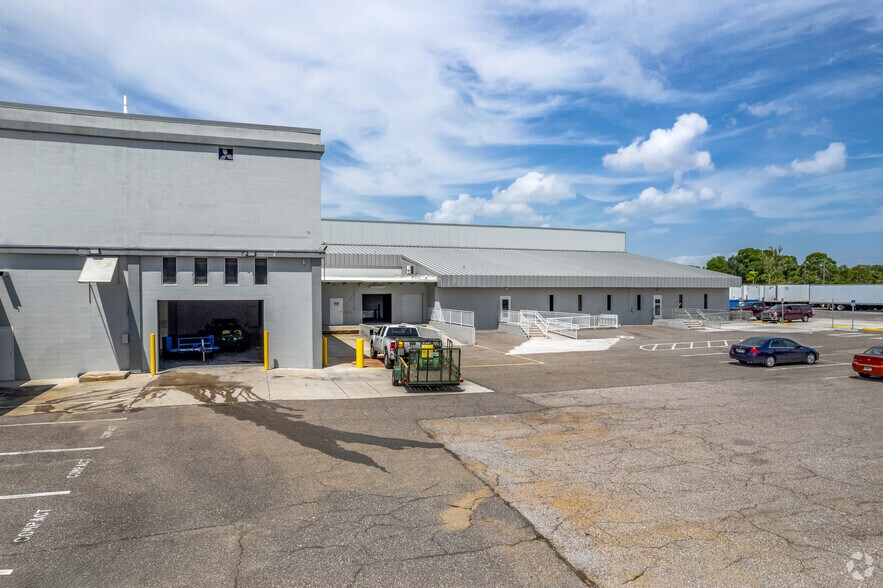 More Photos Of 4711 34th St N, Saint Petersburg Light Manufacturing For Sale