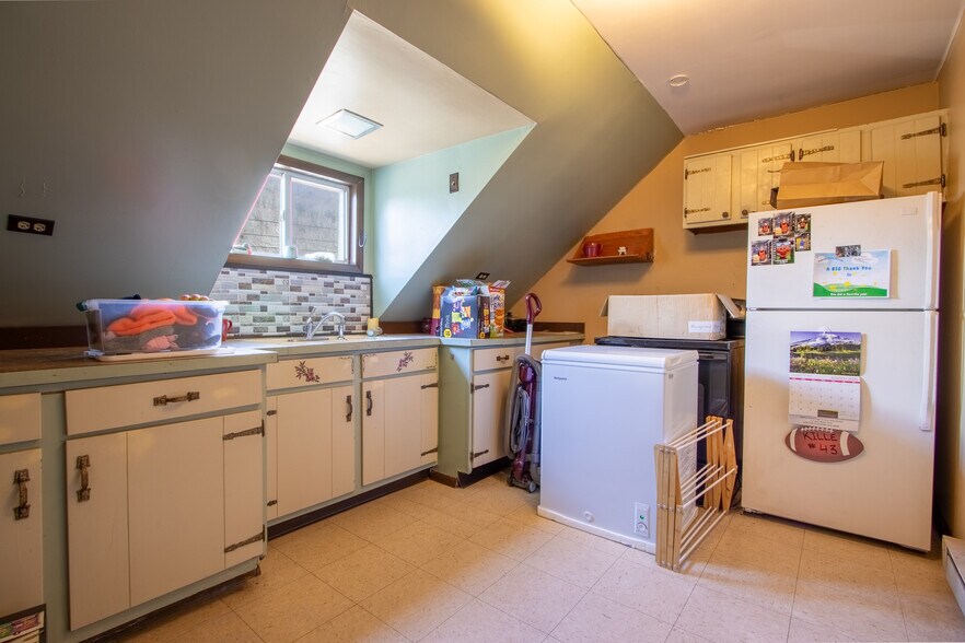 More Photos Of 19 Trestle Rd, Hancock Storefront Retail Office For Sale