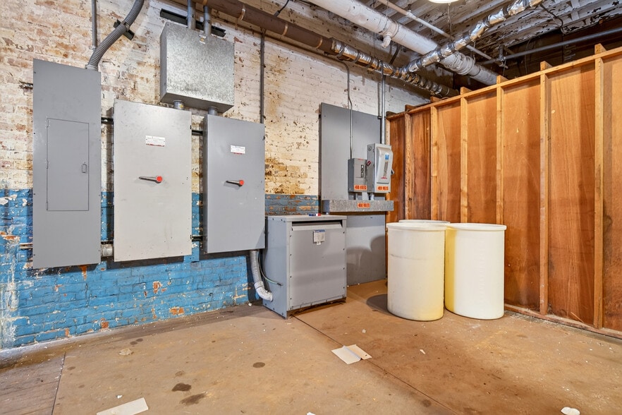 More Photos Of 1280 Niagara St, Buffalo Warehouse For Sale