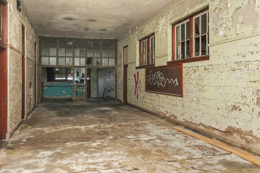 More Photos Of 4224 Fair Ave, Saint Louis Flex For Sale