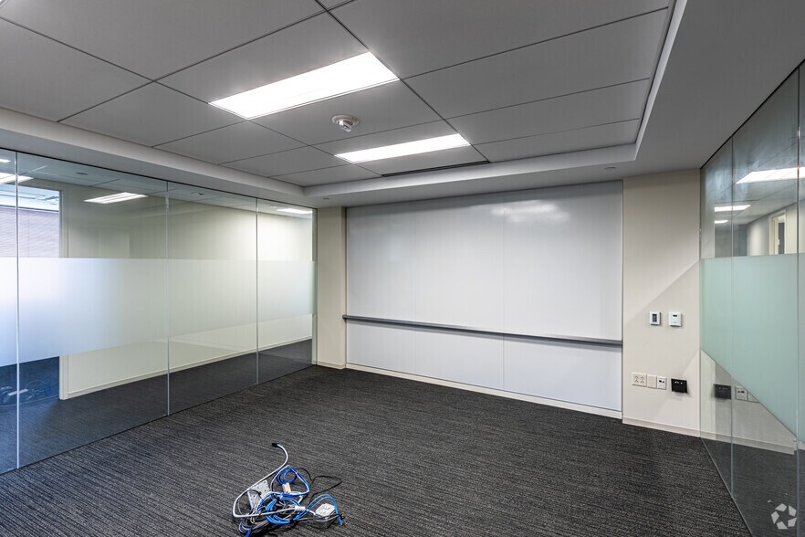 More Photos Of 4900 Main St, Kansas City Office For Lease