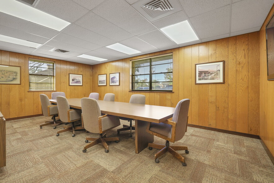 More Photos Of 6601-6535 Chester Ave, Jacksonville Continuing Care Retirement Community For Lease