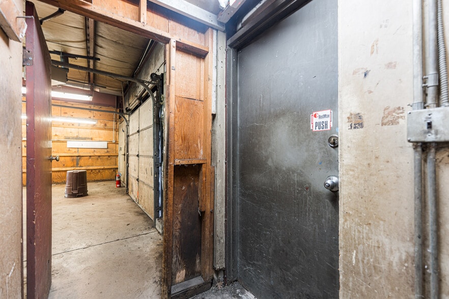 More Photos Of 560 S River St, Batavia Warehouse For Sale