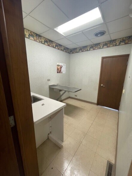 More Photos Of 3451 W 159th St, Markham Storefront Retail Office For Sale