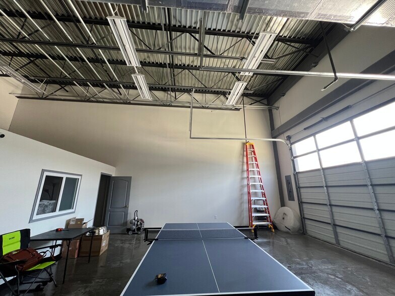 More Photos Of 4227 S Main St, Stafford Light Manufacturing For Lease