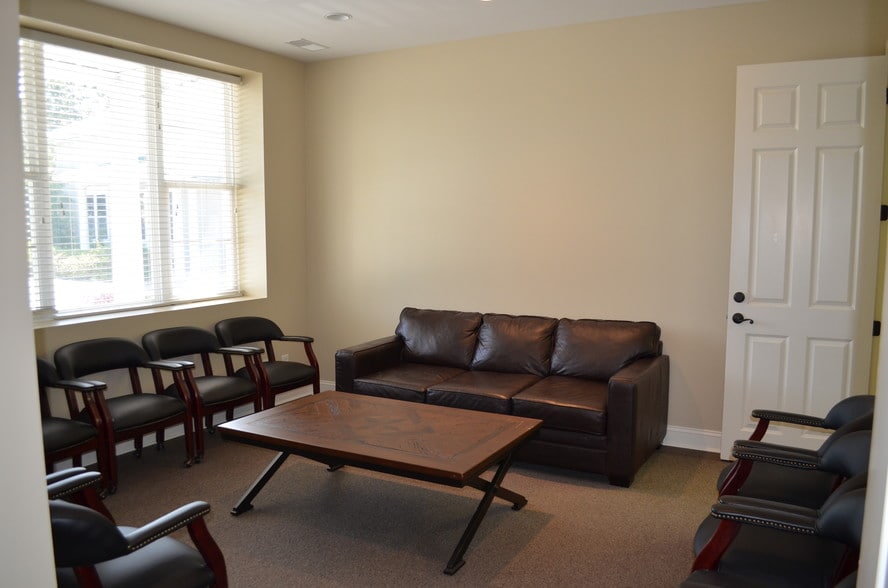 More Photos Of 326 Browns Cove Rd, Ridgeland Office For Sale