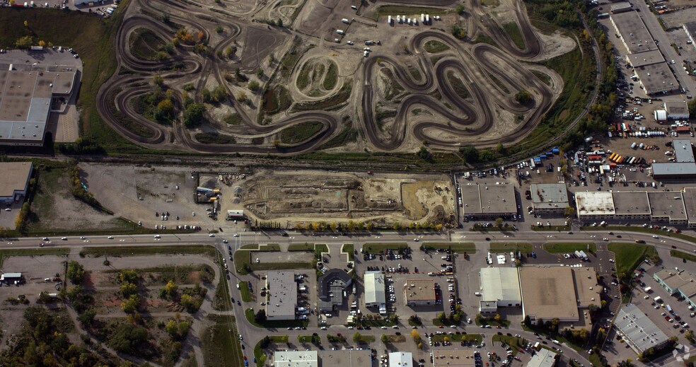 More Photos Of 5035-5075 11 St SE, Calgary Warehouse For Sale