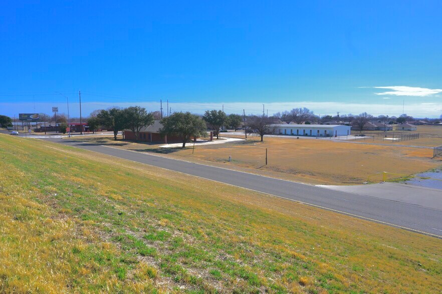 More Photos Of 4501 Northwest Freeway, Wichita Falls Loft Creative Space For Sale