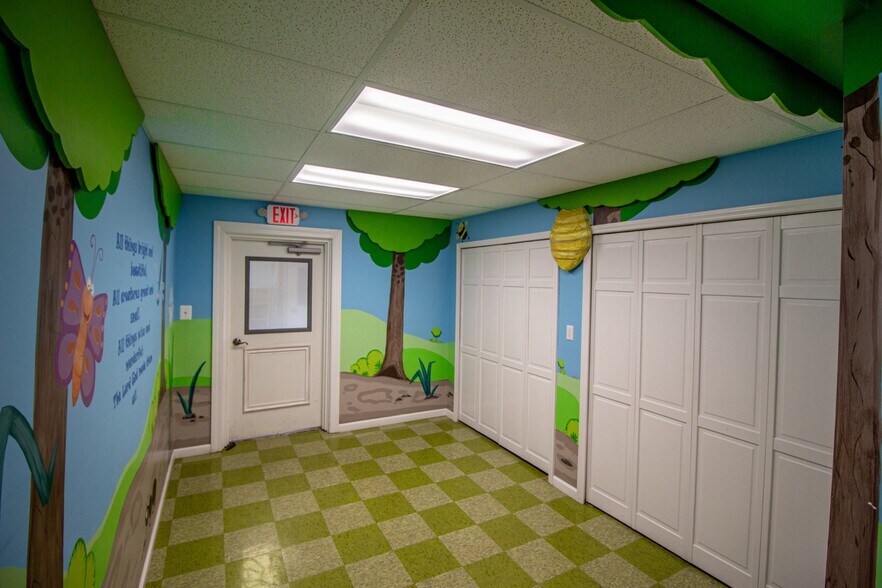 More Photos Of 23696 Northline Rd, Taylor Religious Facility For Sale