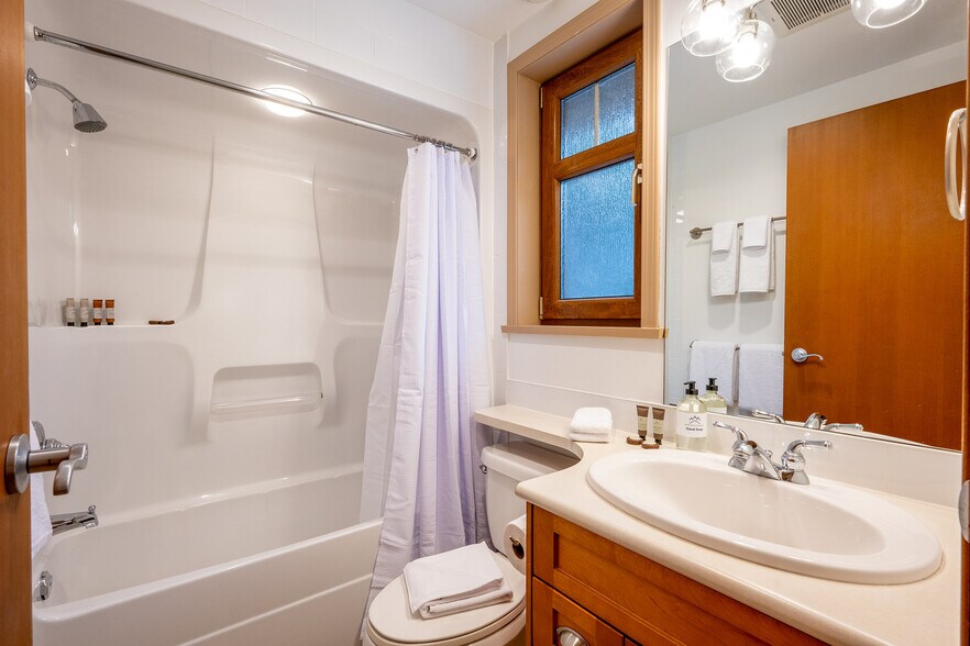 More Photos Of 3012 Alpine Cres, Whistler Hospitality For Sale