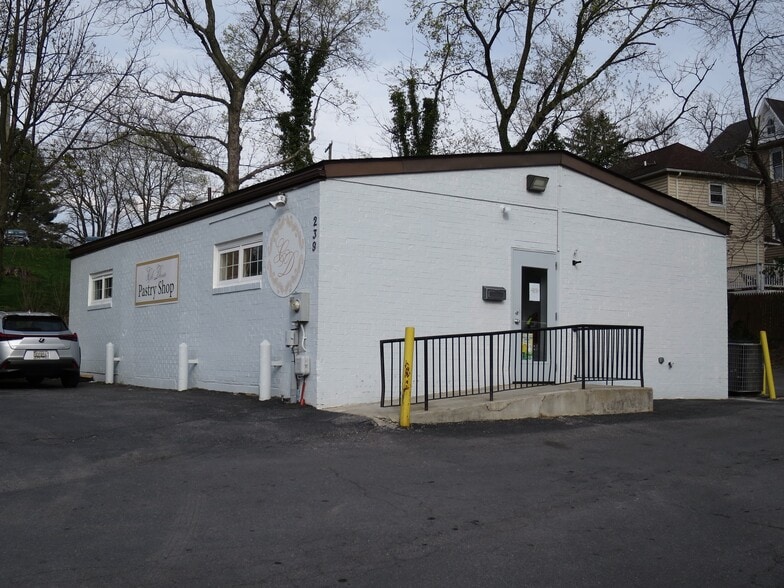 More Photos Of 231-239 S Main St, Mount Airy Freestanding For Sale