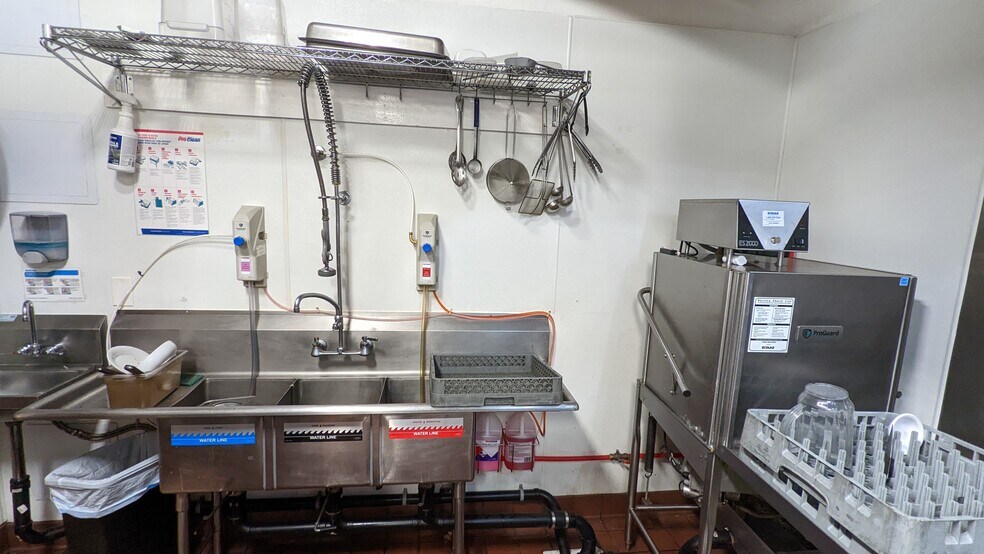 More Photos Of 117 S San Francisco St, Flagstaff General Retail For Sale