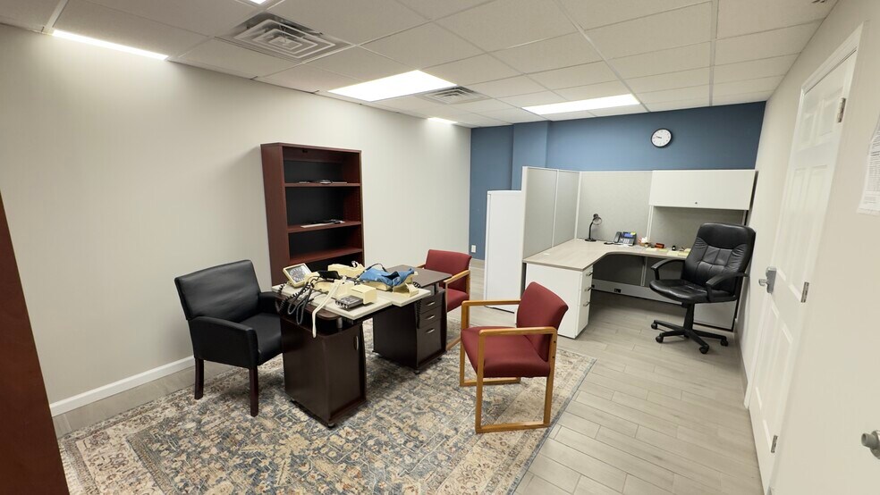 More Photos Of 5 Shirley Ave, Somerset Office For Lease