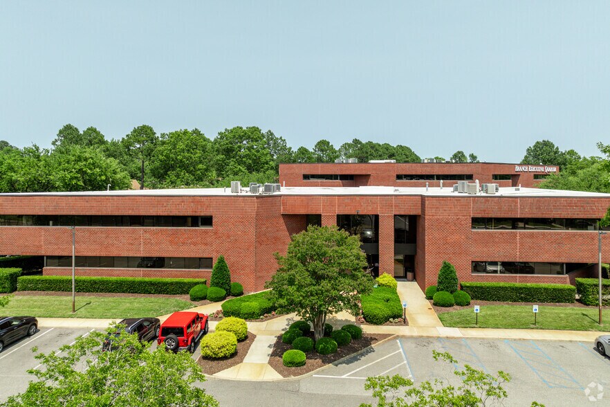 More Photos Of 4012 Raintree Rd, Chesapeake Office For Sale
