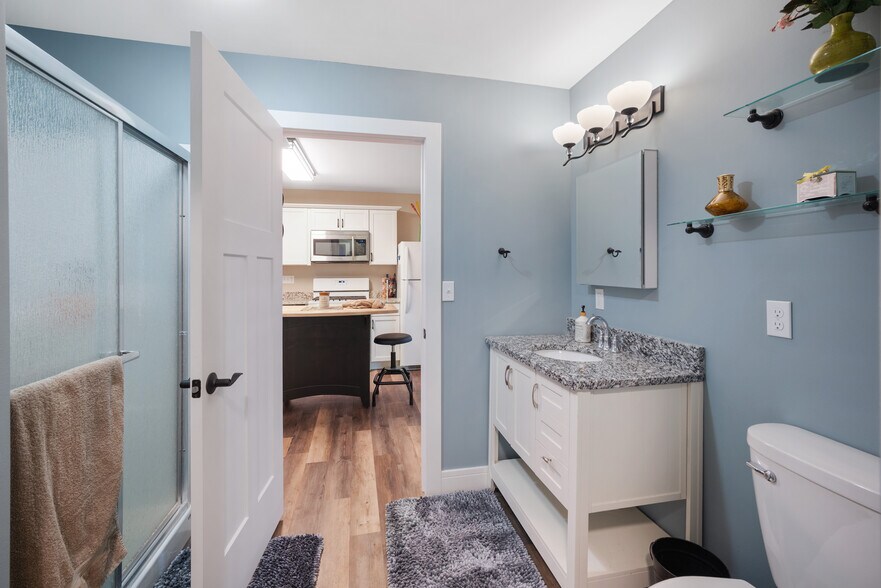 More Photos Of 6163 N Meridian Rd, Hope Flex For Sale