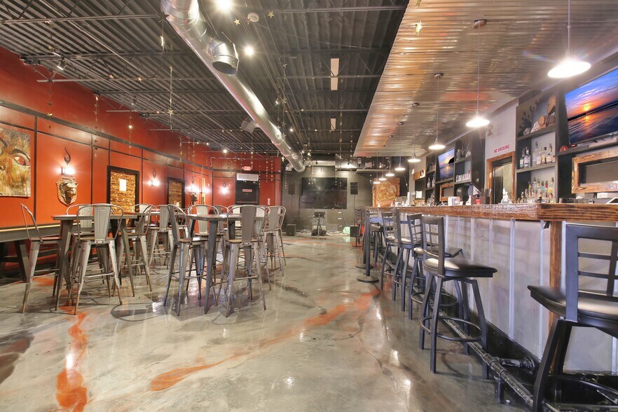 More Photos Of 7716 N Main St, Jonesboro Freestanding For Sale